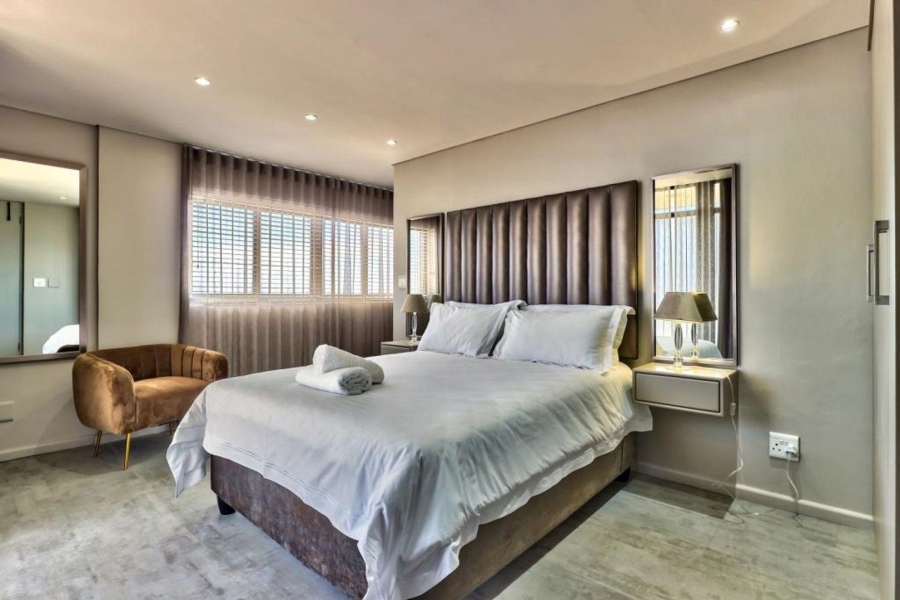 4 Bedroom Property for Sale in Bloubergrant Western Cape